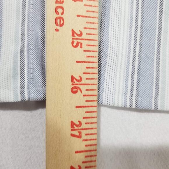 Cabin Creek Shirt Womens 10P Petite Wrinkle Free Stain Release Button Down - Picture 7 of 8